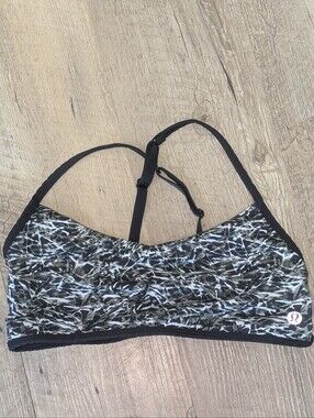 Lululemon Hot Spell Cage Bra With A Strappy Back Design. Size 4